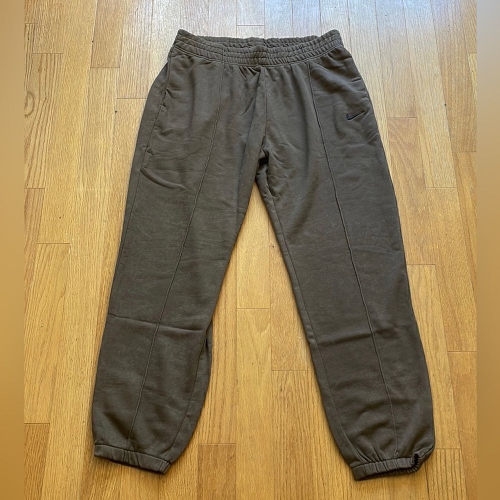 NWT Nike Essential Washed Fleece Mid-Rise Pants Brown Women XL(DD5630-004)$70 - Picture 3 of 11